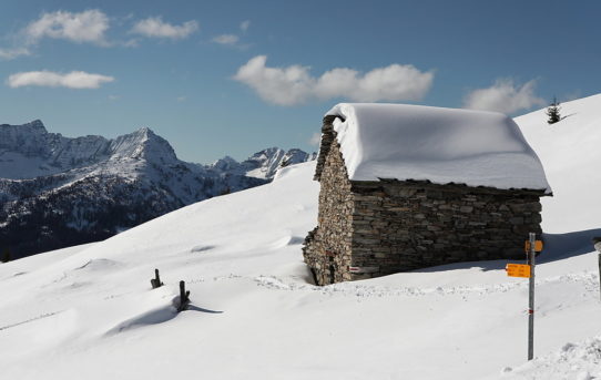 Capanna Alpe di Prou (2'015 m)